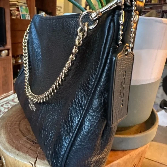 NOT FOR SALE Coach Carrie Pebbled Black Zippered Bag - Picture 3 of 9